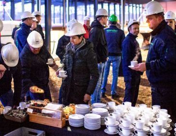 Bezoek Spinder personeel aan bouwplaats Drachten