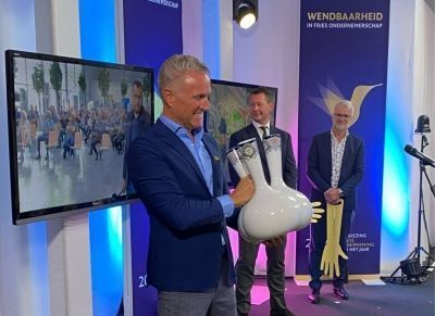 Spinder feliciteert de winnaar Friesland Lease uit Drachten van harte met de overwinning.