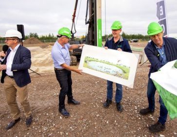 Heien 1ste paal Nieuwbouw Spinder